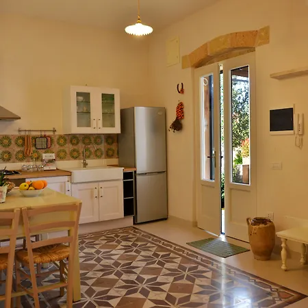 فندق مبيت وإفطار Corte Dei Salentini 4*