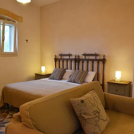 فندق مبيت وإفطار Corte Dei Salentini 4*