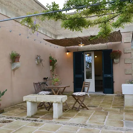 فندق مبيت وإفطار Corte Dei Salentini