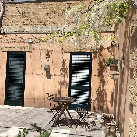 Couette-café Corte Dei Salentini 3*